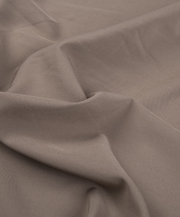 Четырехсторонняя эластичная ткань не деформируется, водонепроницаема для изготовления купальных костюмов.